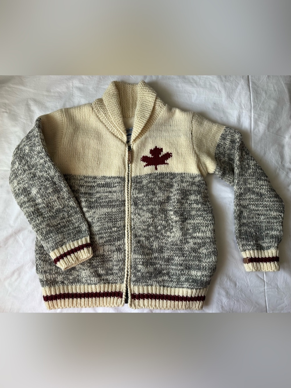 VNG Men's Ark Imports 100% New Zealand Wool Maple Leaf Sweater Jacket Size M